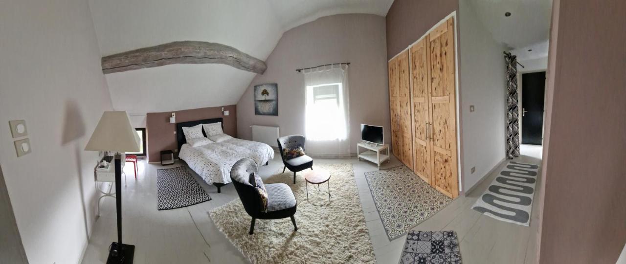 Domaine Le Puits Du Moulin Panzió Comberjon Kültér fotó
