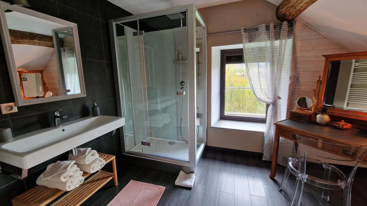 Domaine Le Puits Du Moulin Panzió Comberjon Kültér fotó